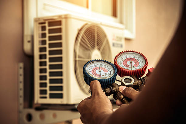 Professional Hvac technician working in Harleton, TX